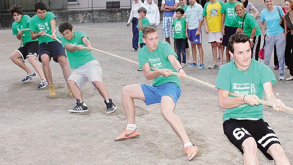 Tirano, Baruffini prova la fuga nel palio delle contrade Tirano, Baruffini prova la fuga nel palio delle contrade