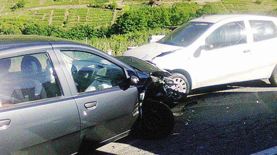 Scontro frontale al Campone Solo feriti lievi Scontro frontale al Campone Solo feriti lievi