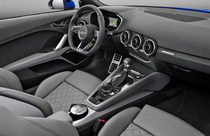 L’interno di Audi TT S roadster L’interno di Audi TT S roadster