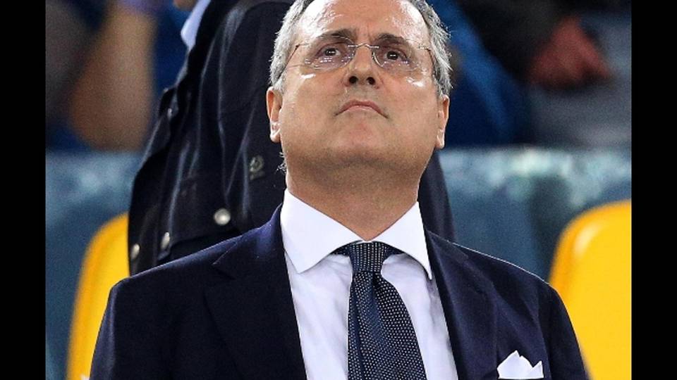 Lotito, selfie Totti gesto inopportuno Lotito, selfie Totti gesto inopportuno