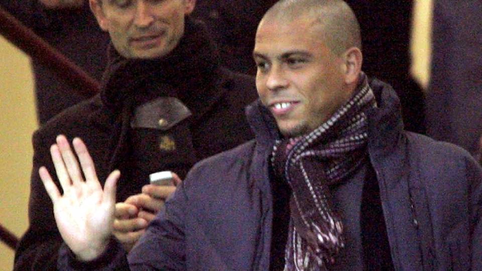 Ex 'fenomeno' Ronaldo di nuovo in campo? Ex 'fenomeno' Ronaldo di nuovo in campo?