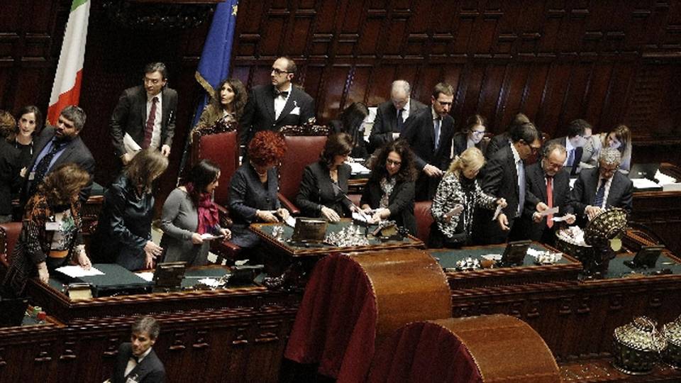 Quirinale: voti a Mattarella a quota 643 Quirinale: voti a Mattarella a quota 643