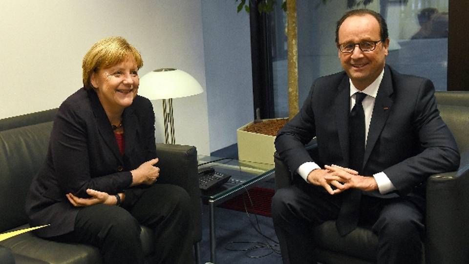 Hollande,domenica incontro Angela Merkel Hollande,domenica incontro Angela Merkel