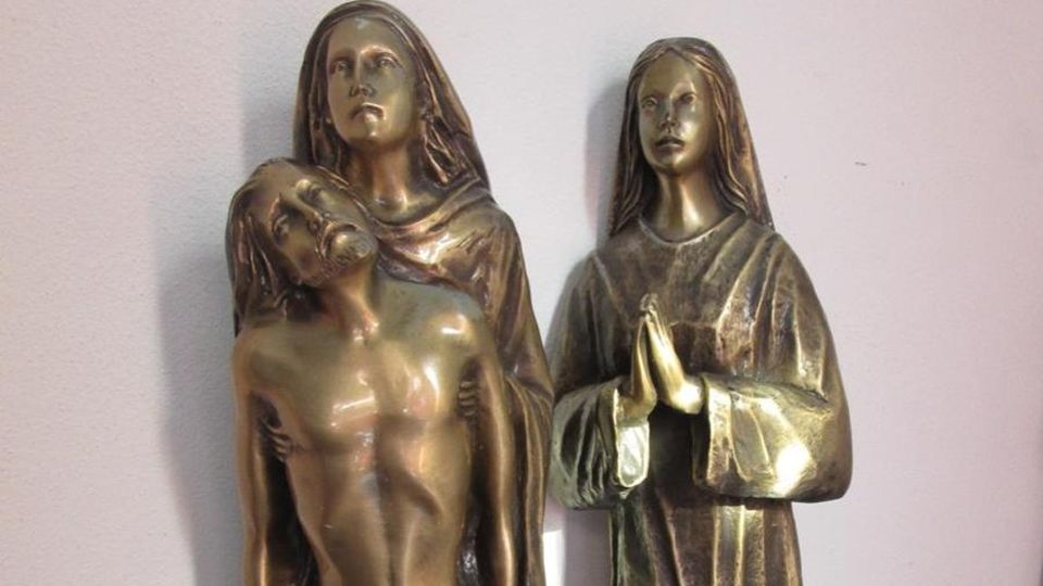 Statuette rubate al cimitero di Cercino, arrestato per ricettazione Statuette rubate al cimitero di Cercino, arrestato per ricettazione