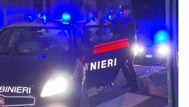 Uomo ucciso, arrestati moglie e amante