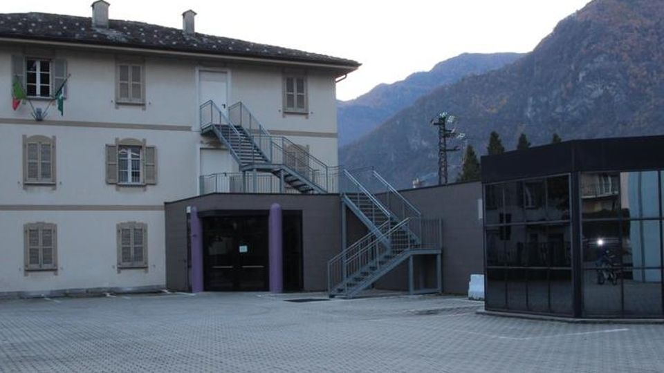 L’istituto Caurga dichiara guerra al fumo Multe a chi sgarra L’istituto Caurga dichiara guerra al fumo Multe a chi sgarra