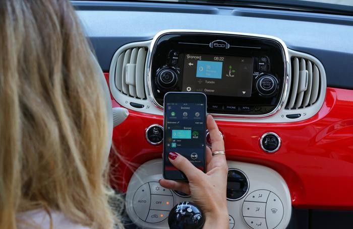 Connettività ai massimi livelli su Nuova 500 Connettività ai massimi livelli su Nuova 500