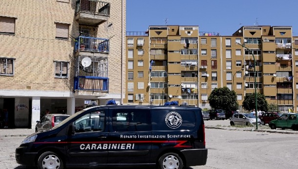 Violenza su bimba, arrestati genitori