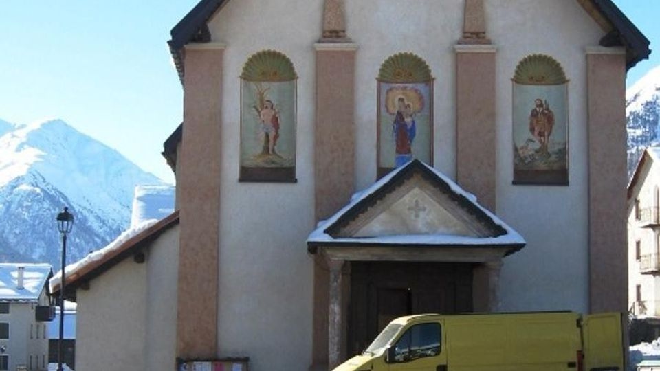 Crocifissi distrutti, Livigno furiosa: un altro caso indigna Valdidentro Crocifissi distrutti, Livigno furiosa: un altro caso indigna Valdidentro