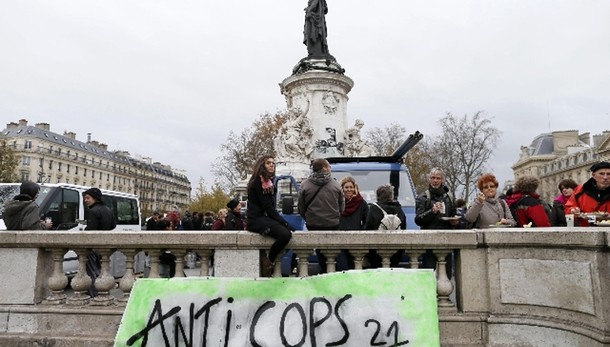 Clima: tafferugli a Parigi, 100 fermati