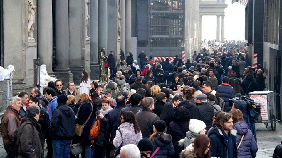 Musei, file ovunque, è boom di visite Musei, file ovunque, è boom di visite