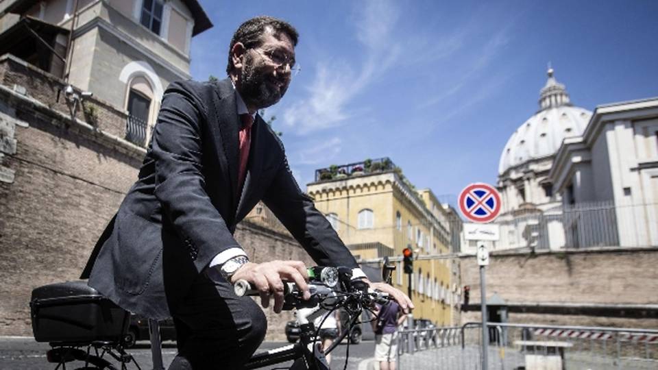 Grillo, sciogliere comune Roma e al voto Grillo, sciogliere comune Roma e al voto