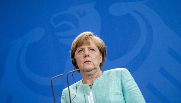 Merkel, programma Atene scade stanotte
