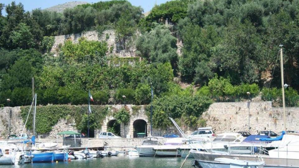 Allarme villa Cicerone, rischia crollo Allarme villa Cicerone, rischia crollo