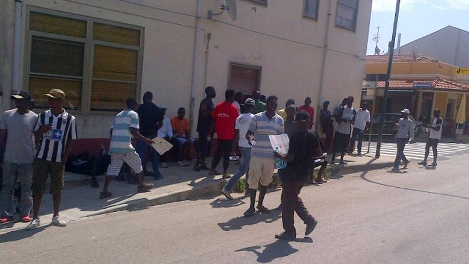 Immigrazione: Renzi, via il prefetto Immigrazione: Renzi, via il prefetto