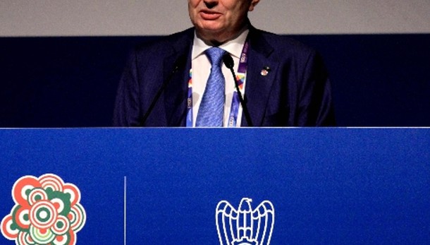 Confindustria, giù tasse per ripresa