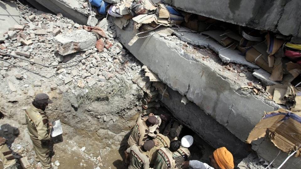 India:blitz commissariato,morti 6 civili India:blitz commissariato,morti 6 civili
