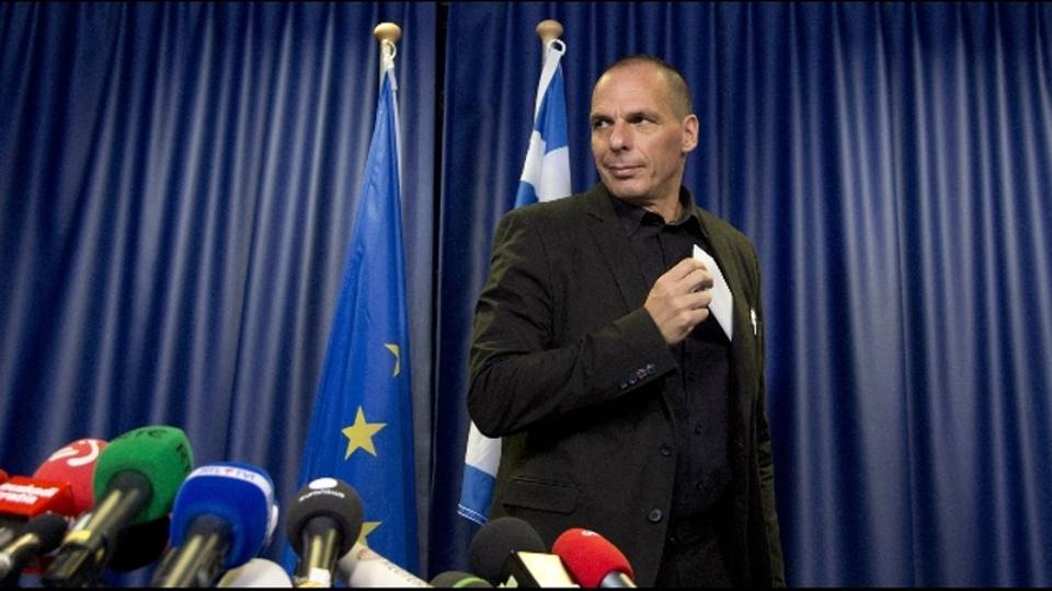 Scotto, Renzi bacia anello a Merkel Scotto, Renzi bacia anello a Merkel