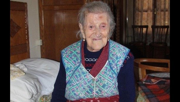A 115 anni vive sola, 4 pasti al giorno