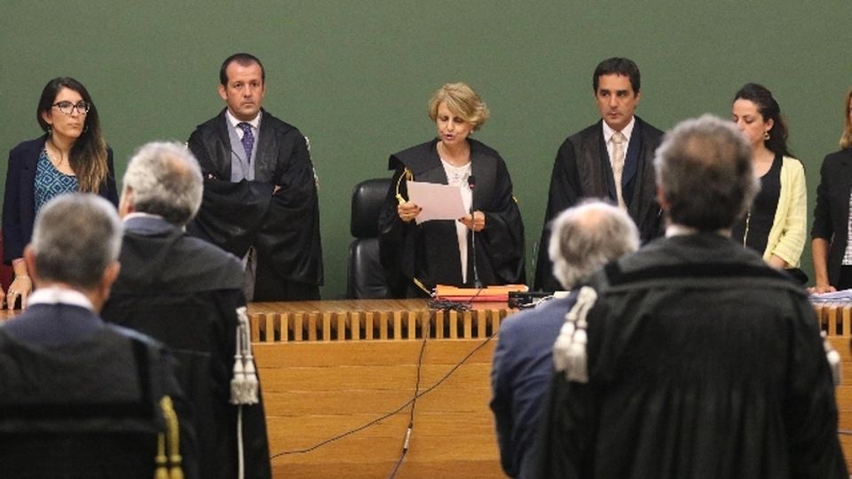 Cav, sentenza assurda, processo politico Cav, sentenza assurda, processo politico