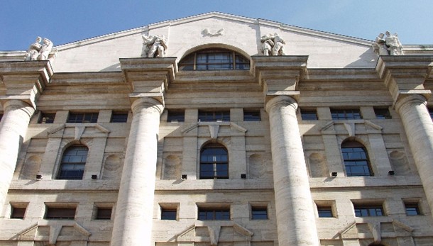 Borsa: Milano apre in rialzo, +0,25%
