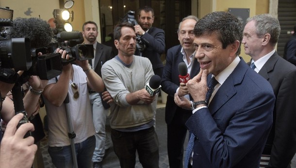 Unioni civili: Lupi, no a equiparazione