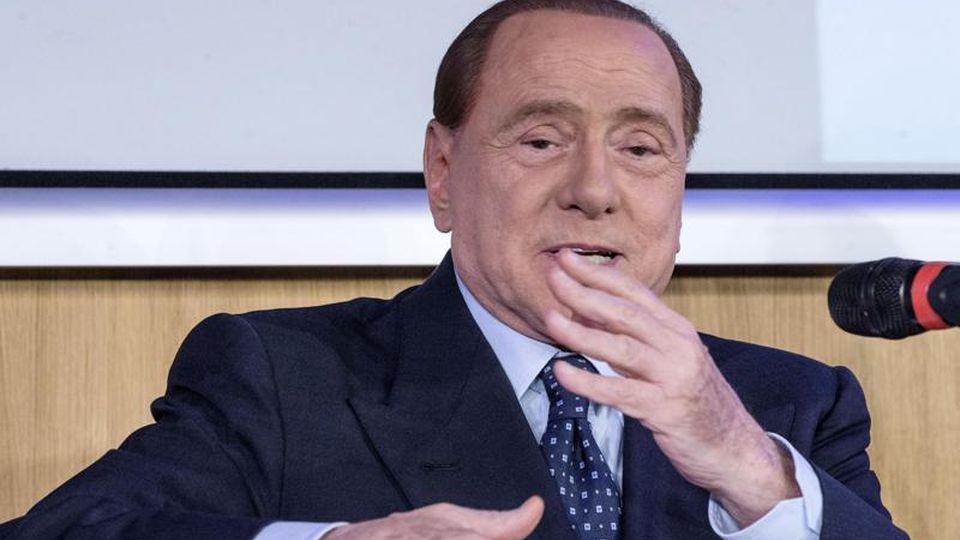 Berlusconi, Renzi bulimico di potere Berlusconi, Renzi bulimico di potere