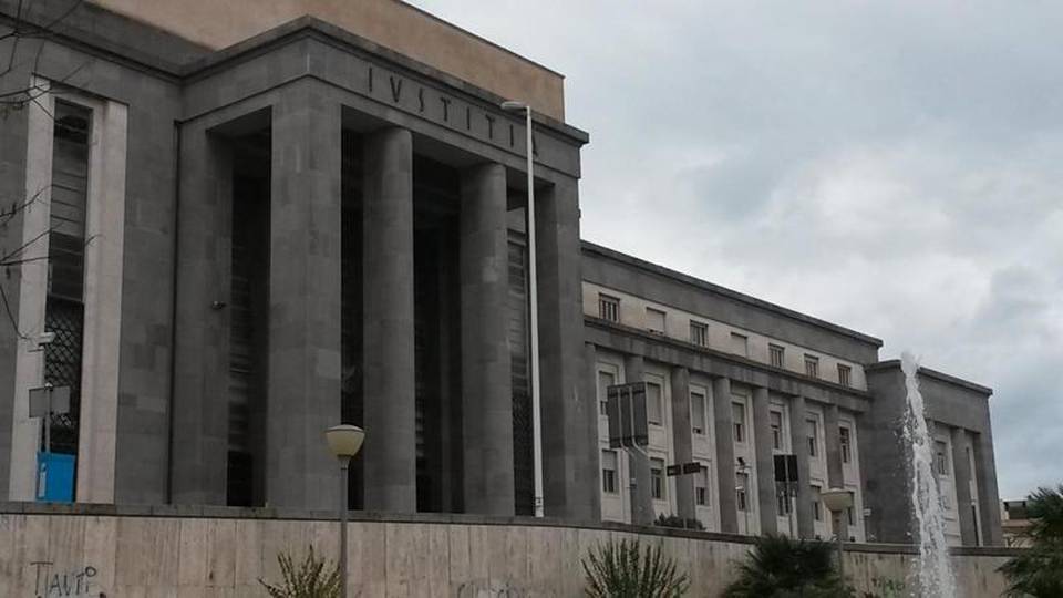 Sesso con minori, arrestato docente Sesso con minori, arrestato docente