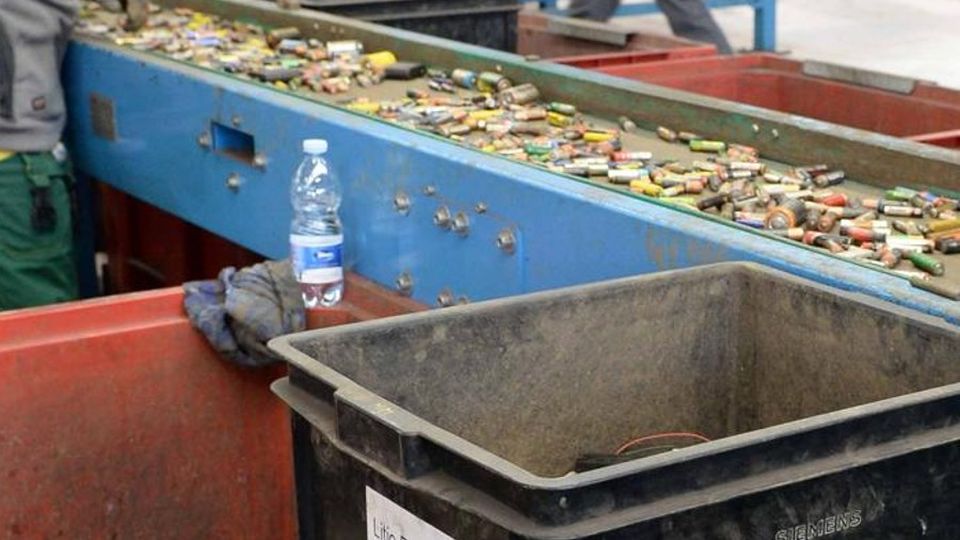 Ruba il rame in azienda a Colico Condannato. E a casa la droga del figlio Ruba il rame in azienda a Colico Condannato. E a casa la droga del figlio