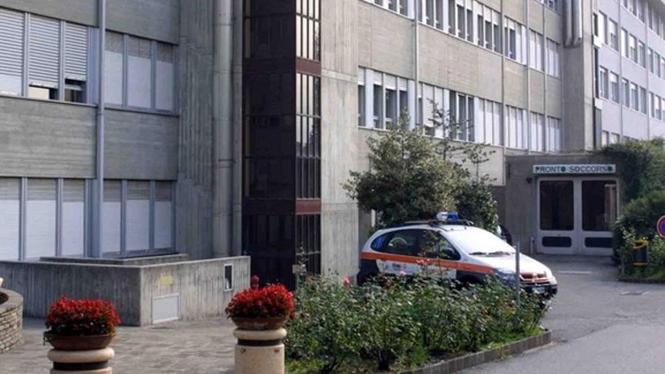 «Non toccate la maternità» Maroni difende Gravedona «Non toccate la maternità» Maroni difende Gravedona