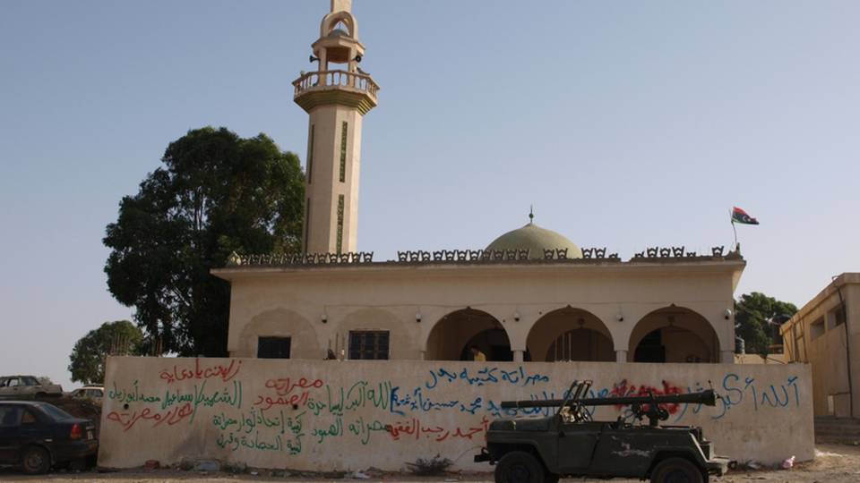 Libia: 'premier ribelle lascia Tripoli' Libia: 'premier ribelle lascia Tripoli'