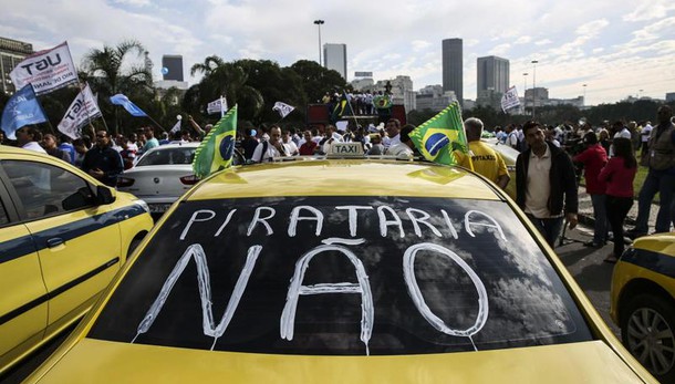 Uber: mega-protesta taxisti a Rio