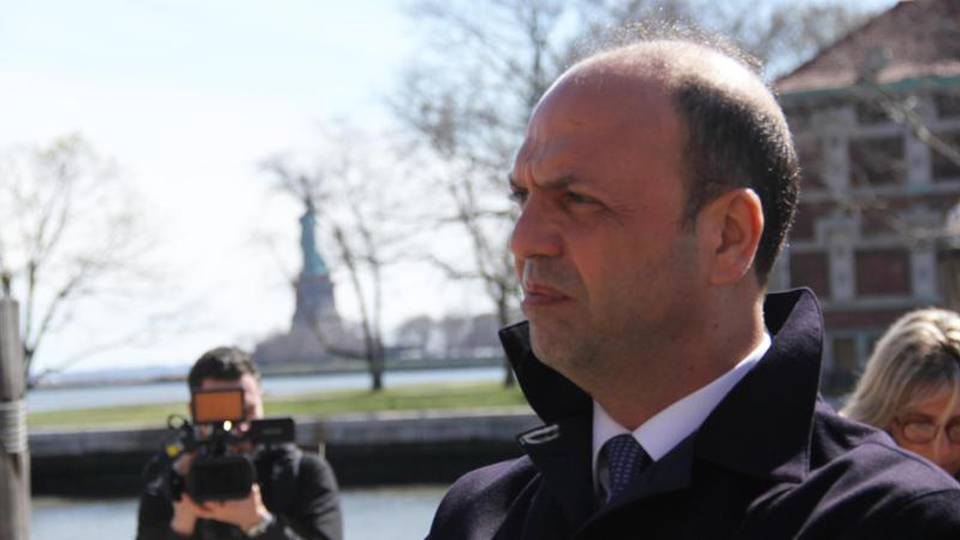 Alfano, +4,7% arrivo migranti Alfano, +4,7% arrivo migranti