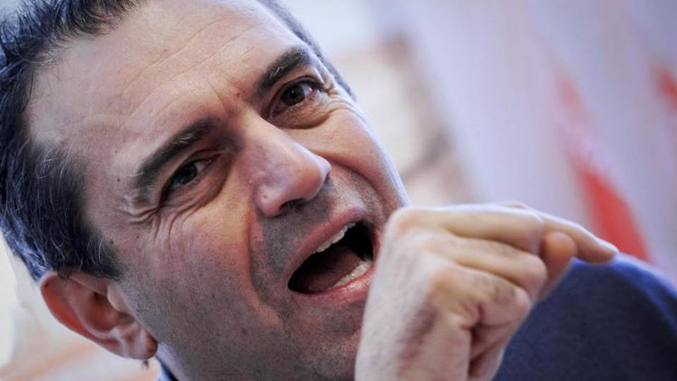 De Magistris: Renzi fa campagna,vergogna De Magistris: Renzi fa campagna,vergogna
