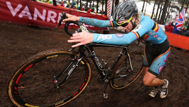 Bici-motorino: stop a Van Den Driessche