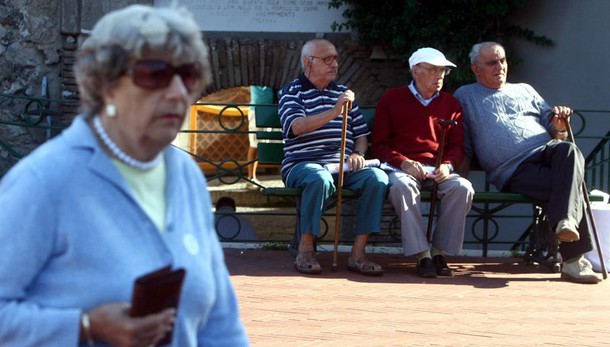 Nel 2065 età media italiani è di 50 anni