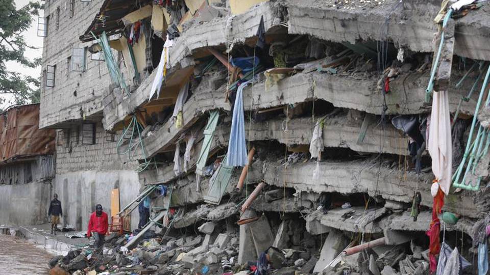 Crollo Nairobi, 20 i morti 73 dispersi Crollo Nairobi, 20 i morti 73 dispersi