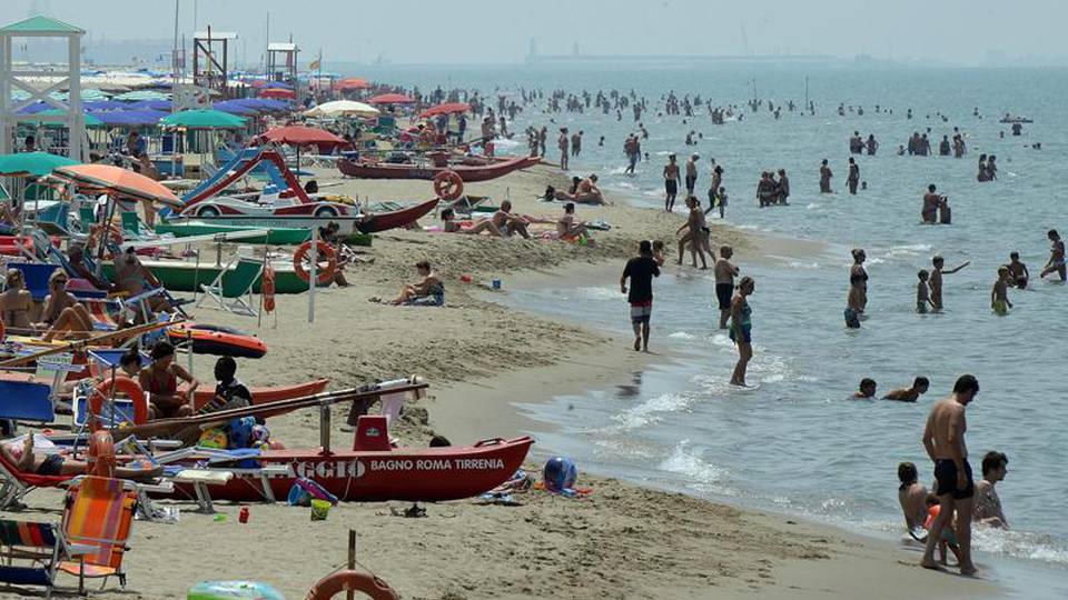 Meno italiani in vacanza ma cresce spesa Meno italiani in vacanza ma cresce spesa