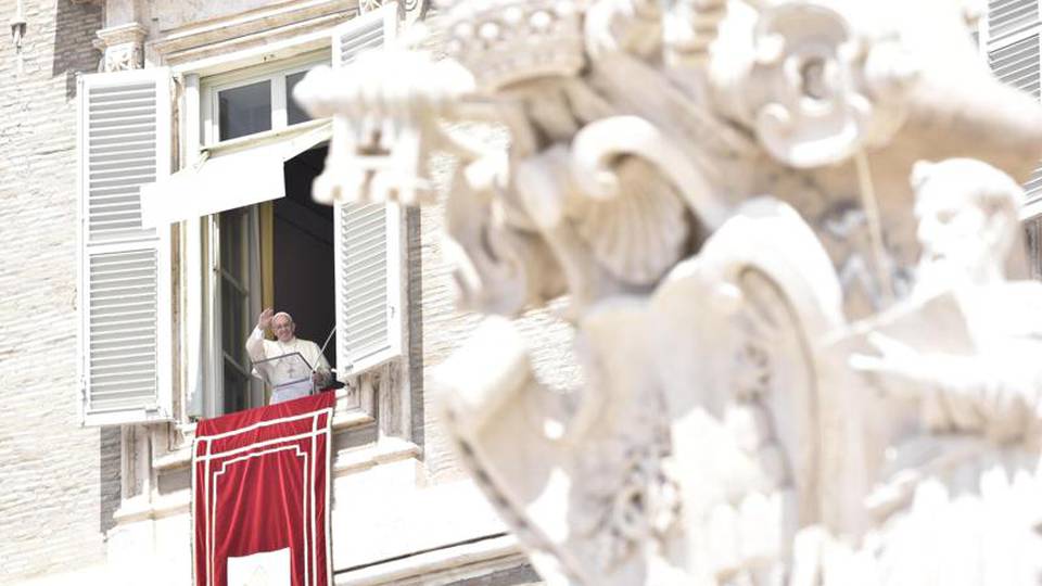 Papa: troppi giovani disoccupati Papa: troppi giovani disoccupati