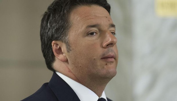 Riforme: Renzi,troppi politici in Italia