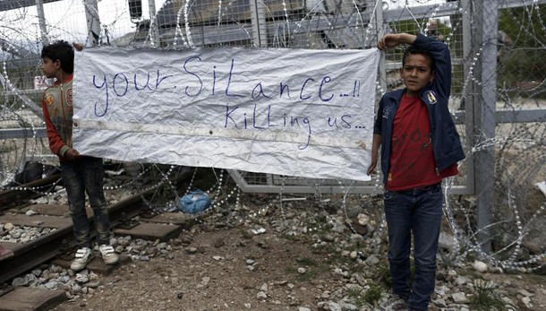Grecia da' via a sgombero campo Idomeni