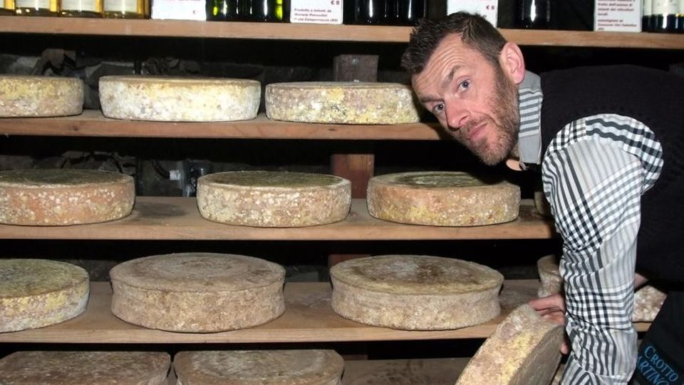 «Dal rosso sfuso al Doc in bottiglia» Arriva dai crotti la proposta salva-vino «Dal rosso sfuso al Doc in bottiglia» Arriva dai crotti la proposta salva-vino