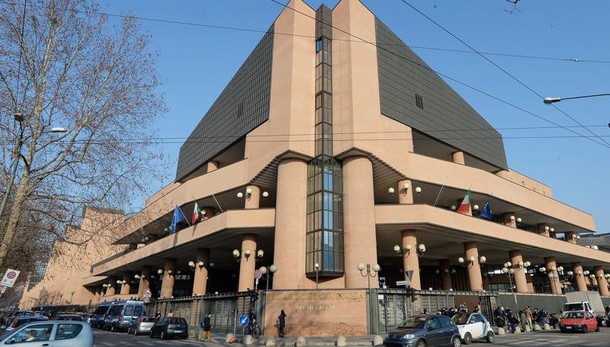 Morto bimbo circonciso, 3 fermi a Torino