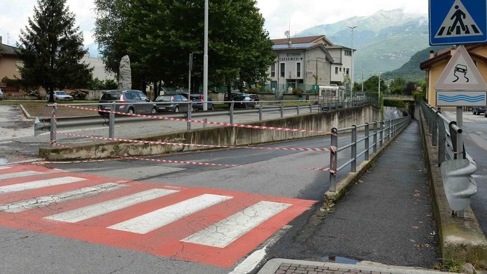 Ancora acqua nel sottopasso Delebio decide di chiuderlo Ancora acqua nel sottopasso Delebio decide di chiuderlo