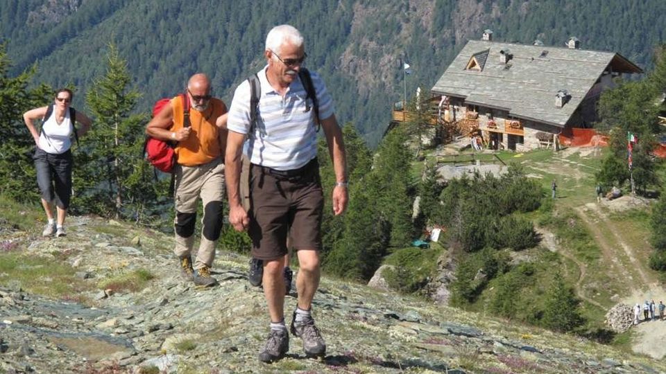 I turisti riempiono i rifugi, ma snobbano Tirano I turisti riempiono i rifugi, ma snobbano Tirano