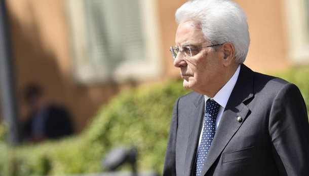 Mattarella, è guerra senza confini