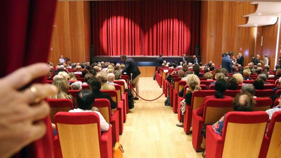 Botteghino aperto al Teatro Sociale di Sondrio: una stagione tutta in prima fila Botteghino aperto al Teatro Sociale di Sondrio: una stagione tutta in prima fila