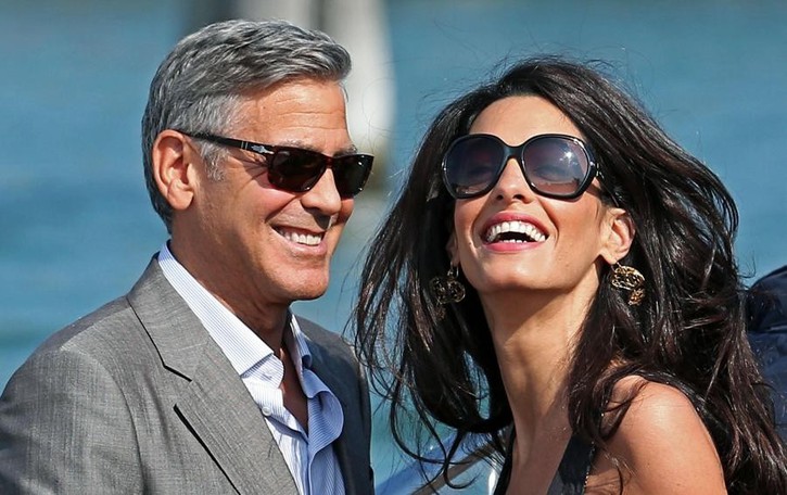 Nuovi “arrivi” a casa Clooney? «Amal incinta di due gemelli»