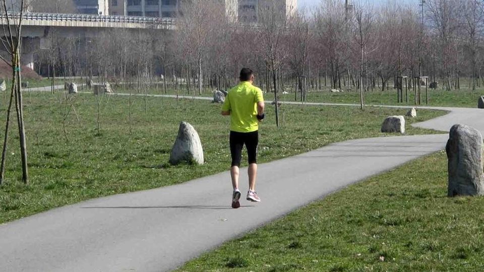 Un nuovo palcoscenico nel parco Bartesaghi di Sondrio Un nuovo palcoscenico nel parco Bartesaghi di Sondrio