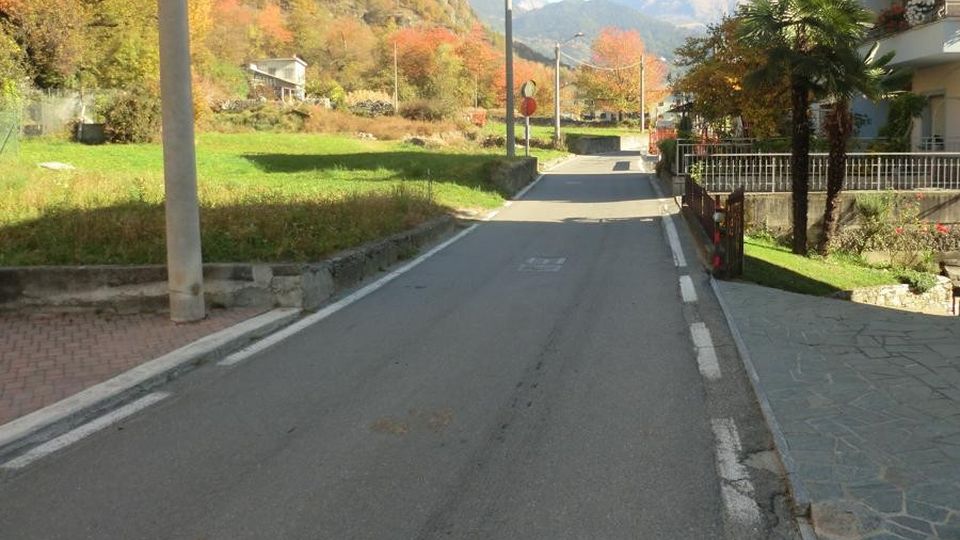 Se la strada è troppo stretta Il Comune di Grosio interviene Se la strada è troppo stretta Il Comune di Grosio interviene